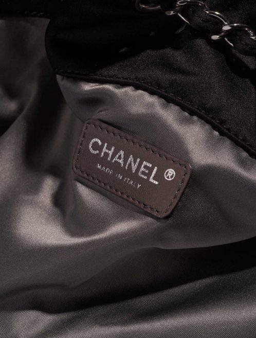 Pre-owned Chanel bag Drawstring Large Satin Black Black Logo | Sell your designer bag on Saclab.com