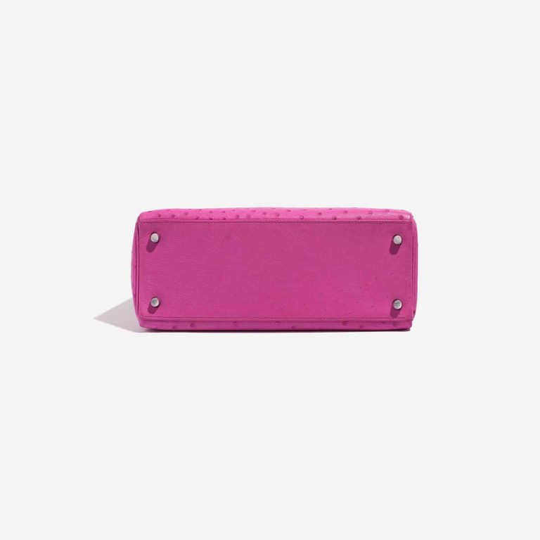 Pre-owned Hermès bag Kelly 28 Ostrich Fuchsia Pink Bottom | Sell your designer bag on Saclab.com