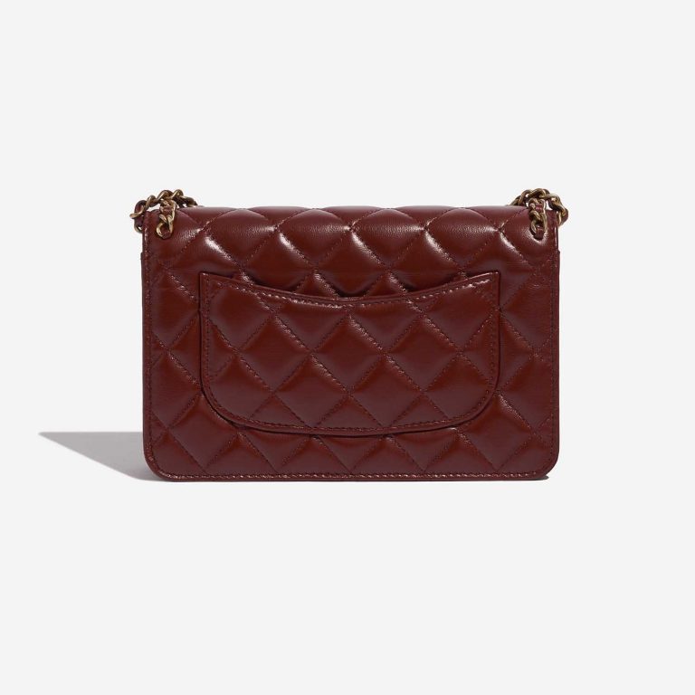 Pre-owned Chanel bag Timeless WOC Lamb Red Red Back | Sell your designer bag on Saclab.com
