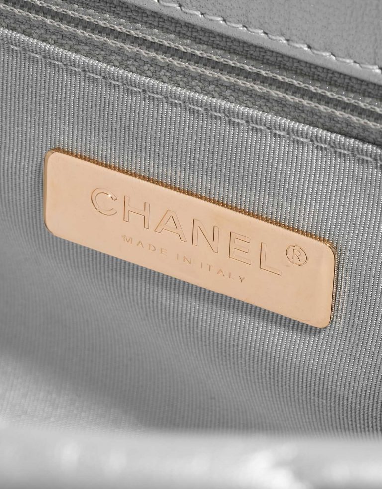 Pre-owned Chanel bag 19 Maxi Lamb Silver Silver Logo | Sell your designer bag on Saclab.com