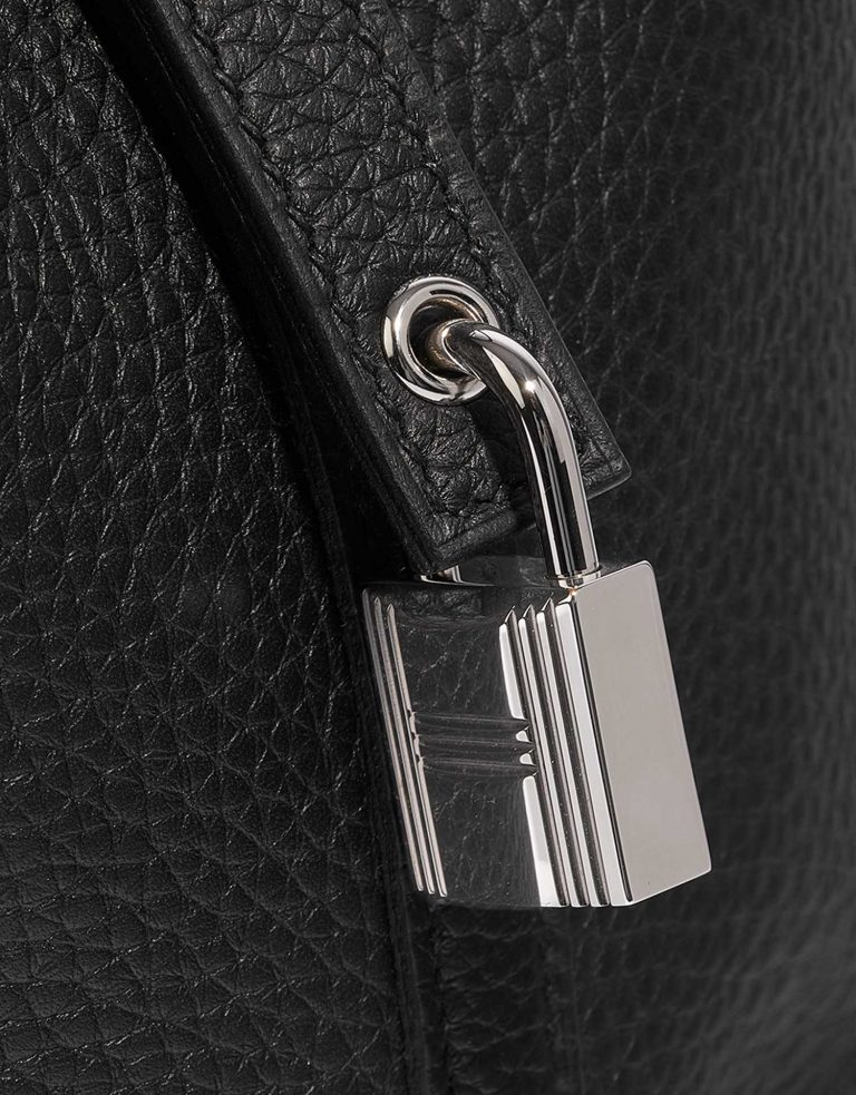 Pre-owned Hermès bag Picotin 18 Taurillon Clemence Black Black Closing System | Sell your designer bag on Saclab.com