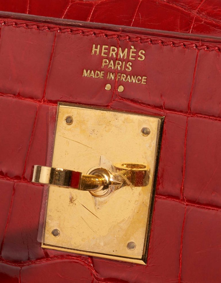 Pre-owned Hermès bag Kelly 32 Niloticus Crocodile Braise Red Logo | Sell your designer bag on Saclab.com