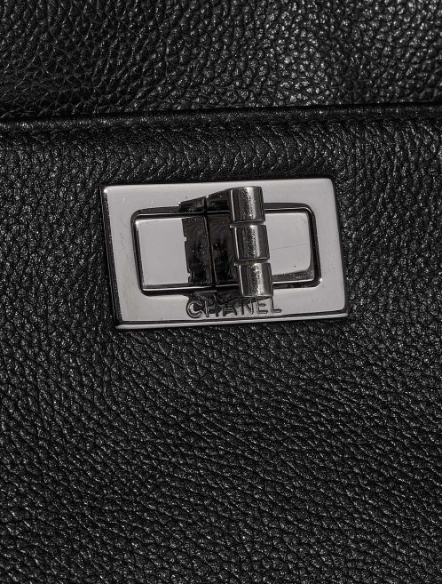 Pre-owned Chanel bag Reissue Cerf Executive Tote Medium Calf Black Closing System | Sell your designer bag on Saclab.com