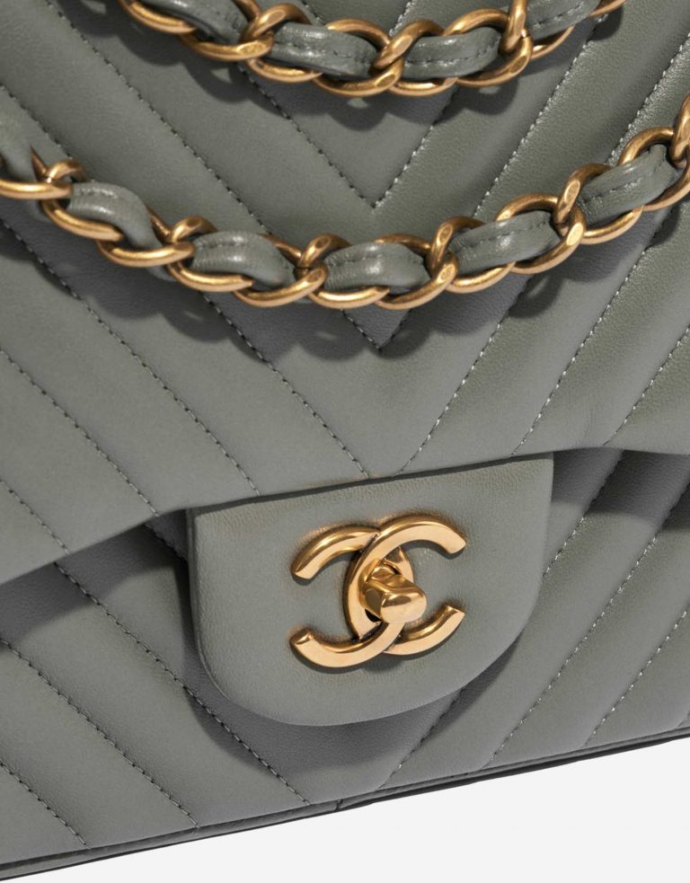 Pre-owned Chanel bag Timeless Jumbo Lamb Grey Grey Closing System | Sell your designer bag on Saclab.com