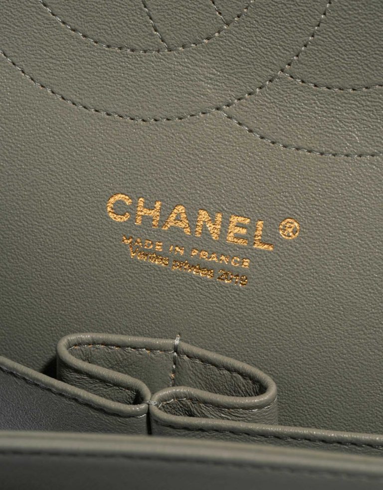 Pre-owned Chanel bag Timeless Jumbo Lamb Grey Grey Logo | Sell your designer bag on Saclab.com