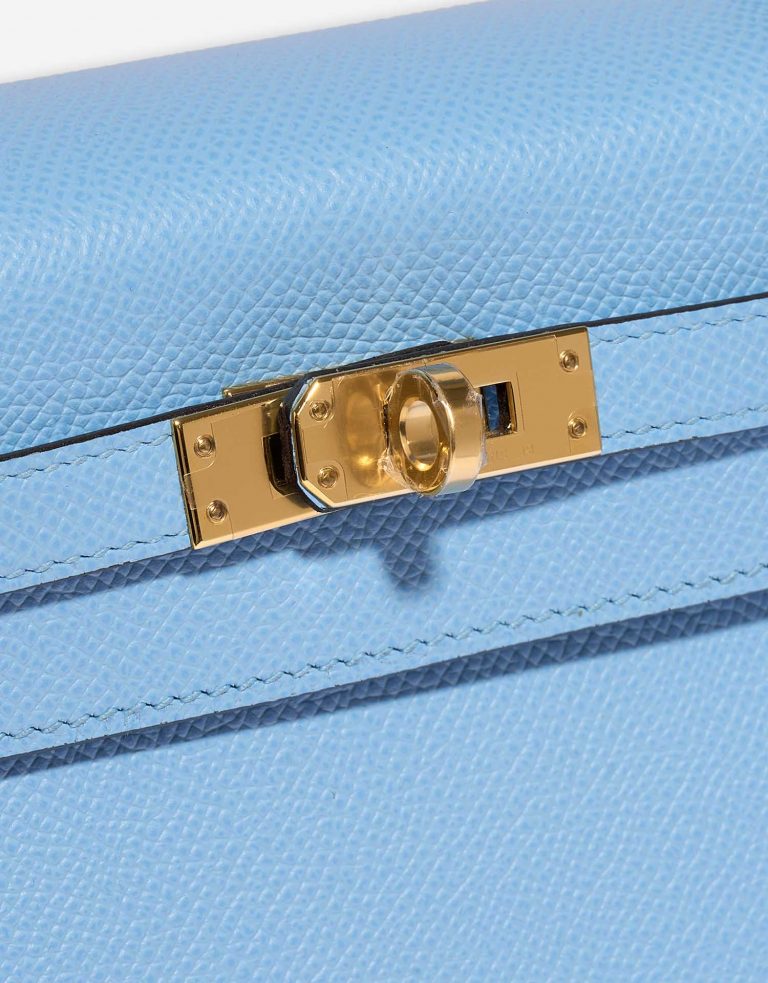 Pre-owned Hermès bag Kelly 25 Epsom Blue Celeste Blue Closing System | Sell your designer bag on Saclab.com