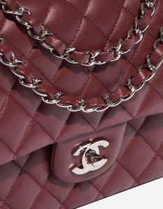 Pre-owned Chanel bag Timeless Medium Lamb Dark Red Red Closing System | Sell your designer bag on Saclab.com