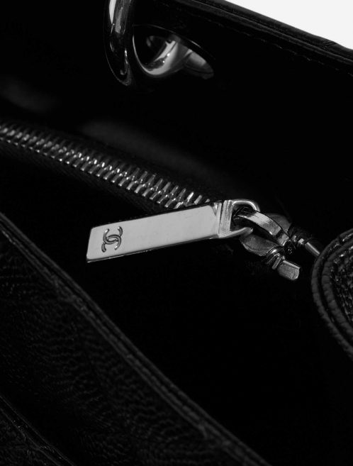 Pre-owned Chanel bag Shopping Tote GST Caviar Black Black Closing System | Sell your designer bag on Saclab.com