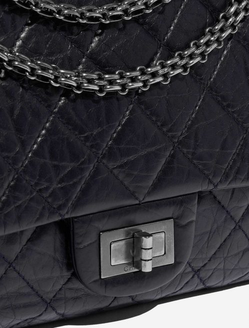 Pre-owned Chanel bag 2.55 Reissue 227 Aged Calfskin Dark Blue Blue Closing System | Sell your designer bag on Saclab.com