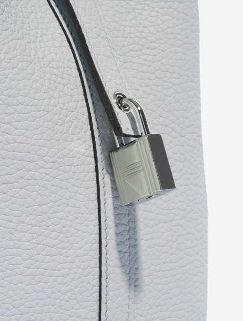 Pre-owned Hermès bag Picotin 18 Clemence Blue Pale Blue Closing System | Sell your designer bag on Saclab.com