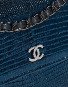 Pre-owned Chanel bag WOC Lizard Blue Blue Closing System | Sell your designer bag on Saclab.com
