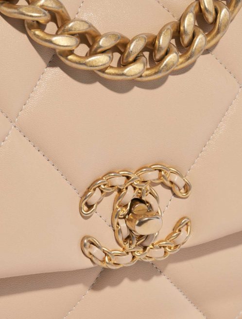 Pre-owned Chanel bag 19 Flap Bag Lamb Beige Beige Closing System | Sell your designer bag on Saclab.com