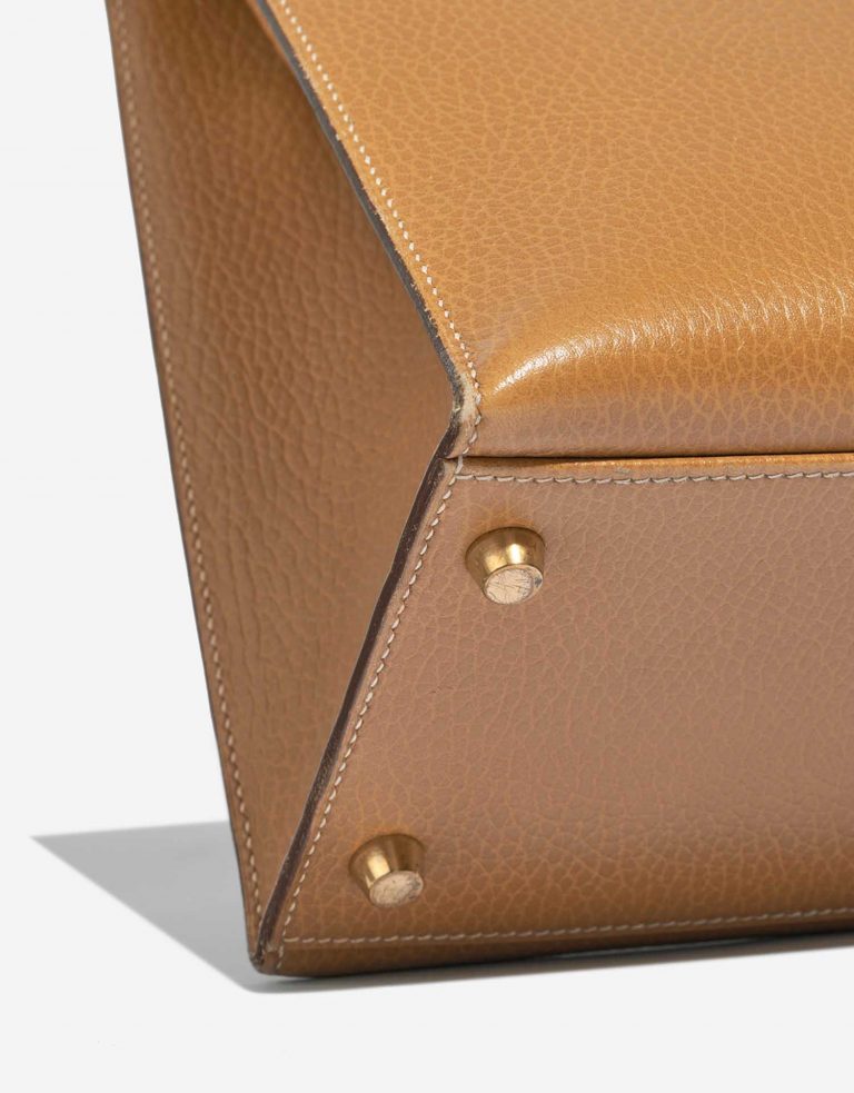 Pre-owned Hermès bag Kelly 32 Ardennes Moutarde Beige Detail | Sell your designer bag on Saclab.com