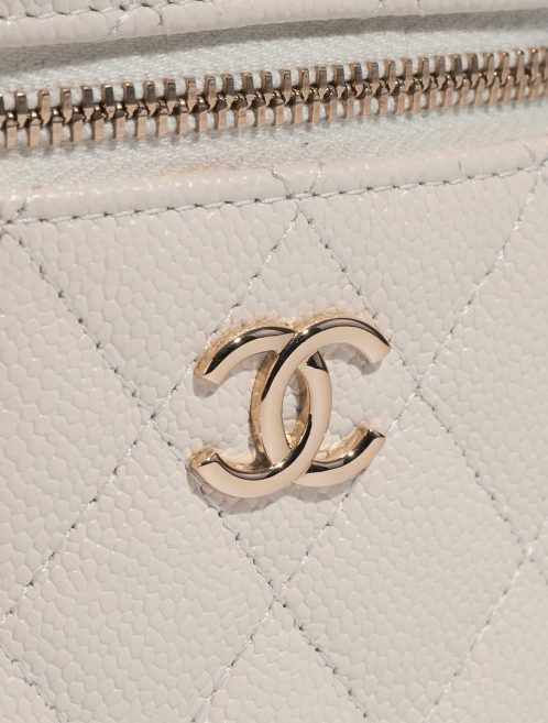 Pre-owned Chanel bag Vanity Mini Caviar White White Logo | Sell your designer bag on Saclab.com