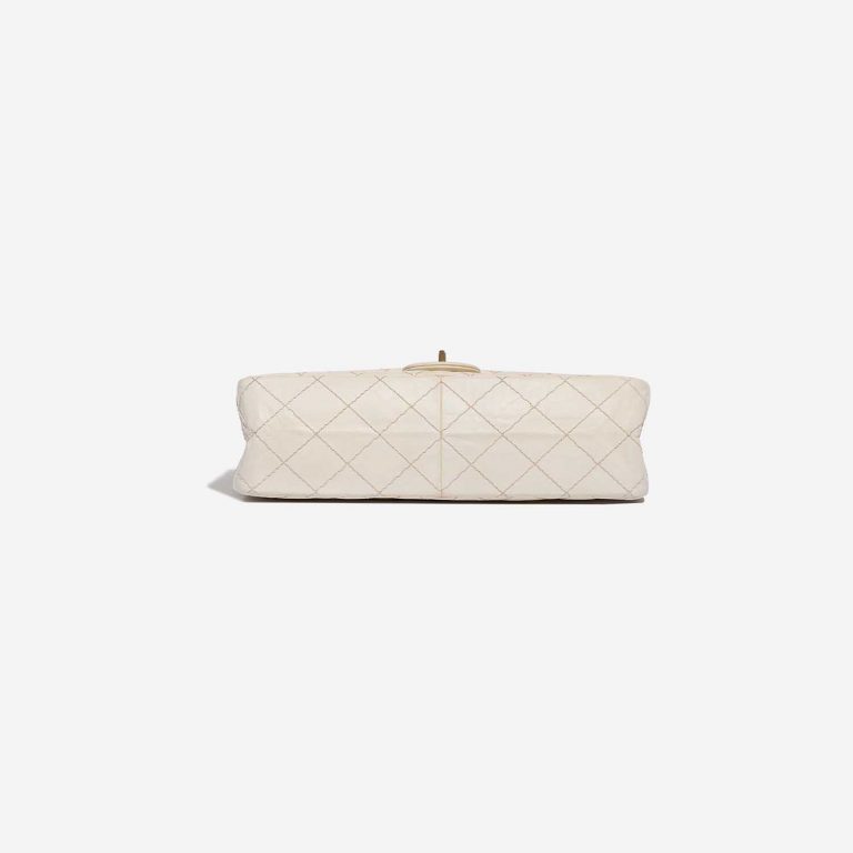 Pre-owned Chanel bag 2.55 Reissue 226 Calf Beige Beige Bottom | Sell your designer bag on Saclab.com