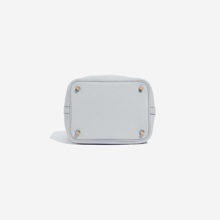 Pre-owned Hermès bag Picotin 18 Clemence Bleu Pale Blue Bottom | Sell your designer bag on Saclab.com