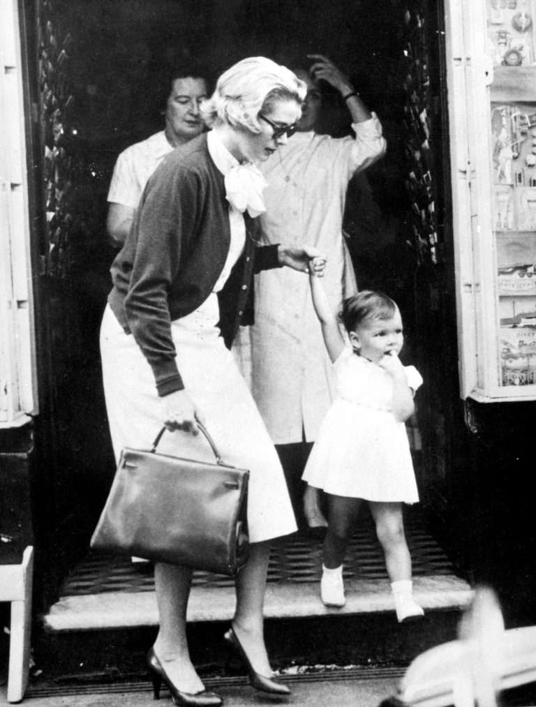 Grace Kelly with her Hermès Kelly Bag