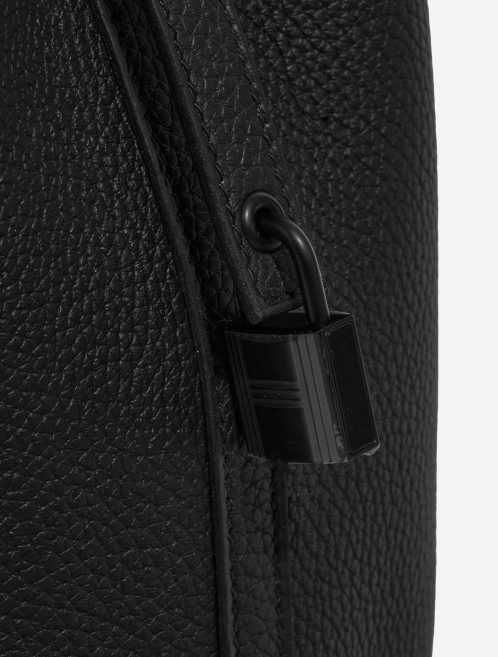 Pre-owned Hermès bag Picotin 18 Taurillon Clemence Black Black Closing System | Sell your designer bag on Saclab.com