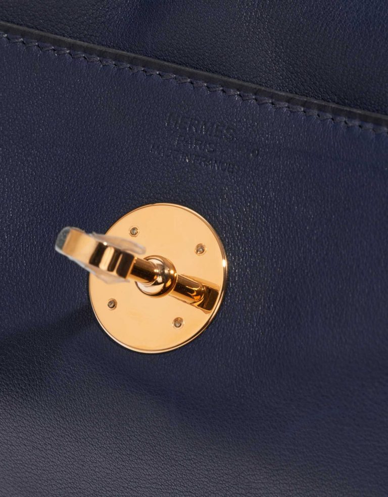 Pre-owned Hermès bag Lindy Touch 26 Veau Volupto / Crocodile Niloticus Blue Nuit / Blue Marine Blue Logo | Sell your designer bag on Saclab.com