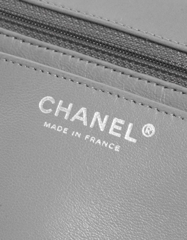 Pre-owned Chanel bag Timeless Maxi Lamb Grey Grey Logo | Sell your designer bag on Saclab.com