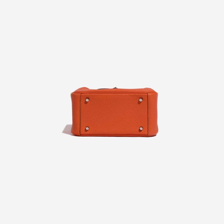 Pre-owned Hermès bag Lindy 20 Mini Taurillon Clemence Feu Orange Bottom | Sell your designer bag on Saclab.com