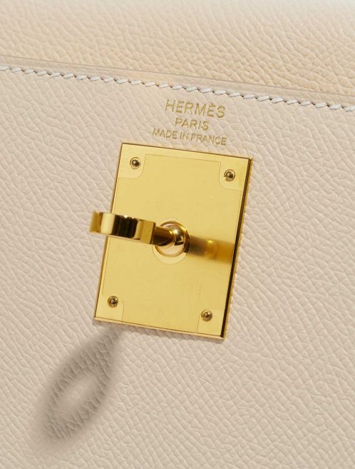 Pre-owned Hermès bag Kelly 28 Craie Logo| Sell your designer bag on Saclab.com