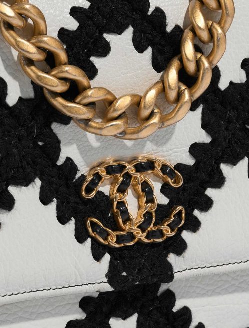 Chanel 19 WOC WhiteBlack Closing System  | Sell your designer bag on Saclab.com