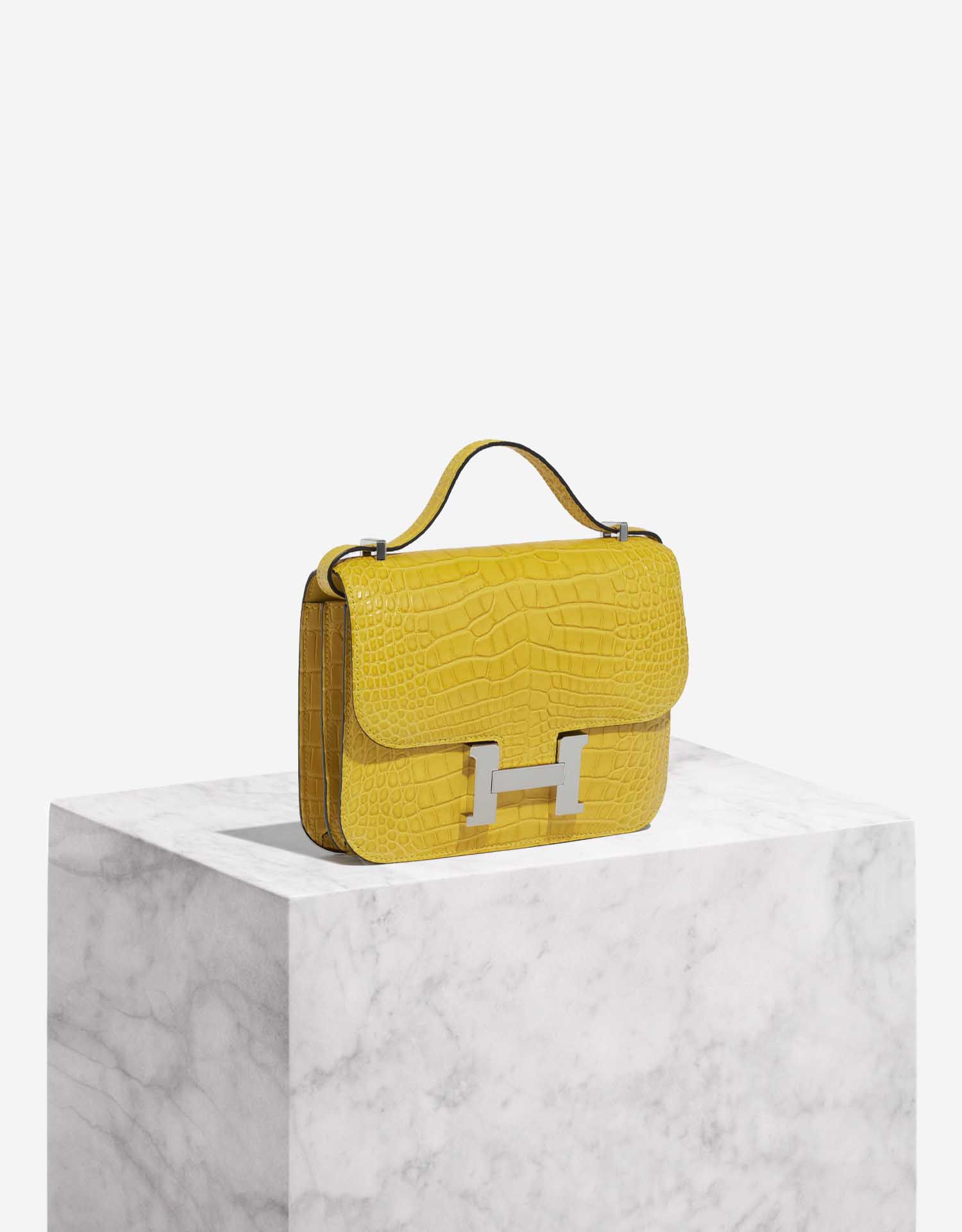 Hermès Constance 18 Matte Alligator Mimosa | SACLÀB