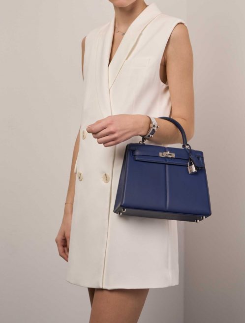 Hermès Kelly 25 BlueSaphire Front  | Sell your designer bag on Saclab.com