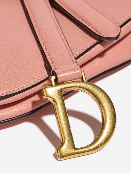 Dior Saddle Mini Pink Closing System  | Sell your designer bag on Saclab.com
