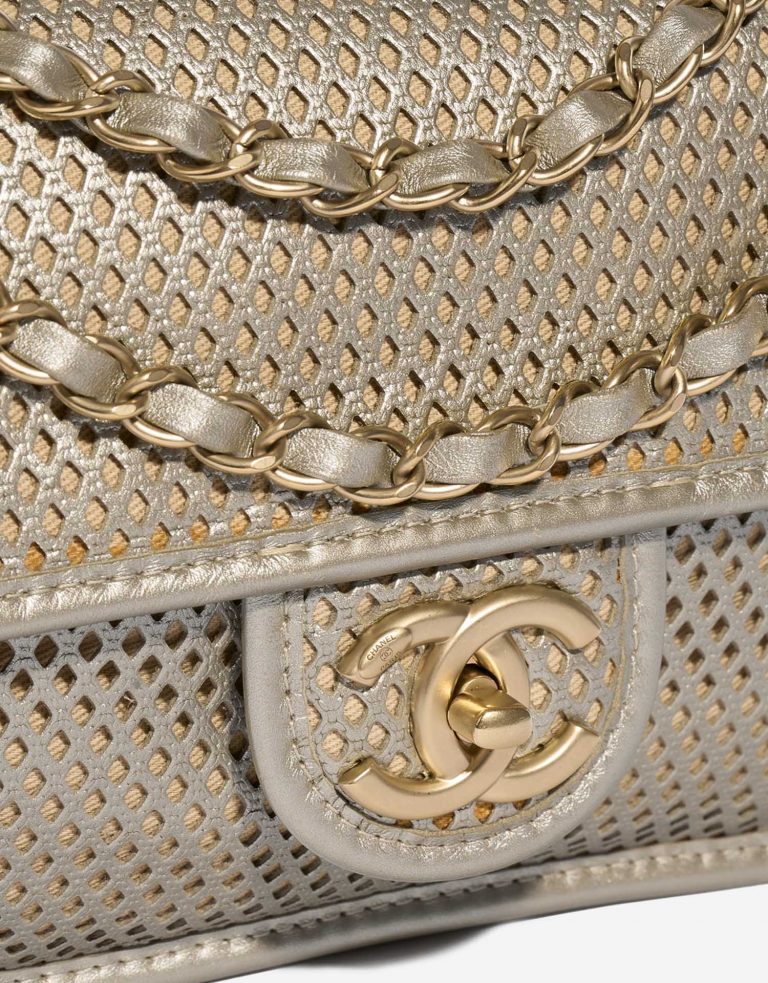 Chanel Timeless Medium Gold Closing System  | Sell your designer bag on Saclab.com