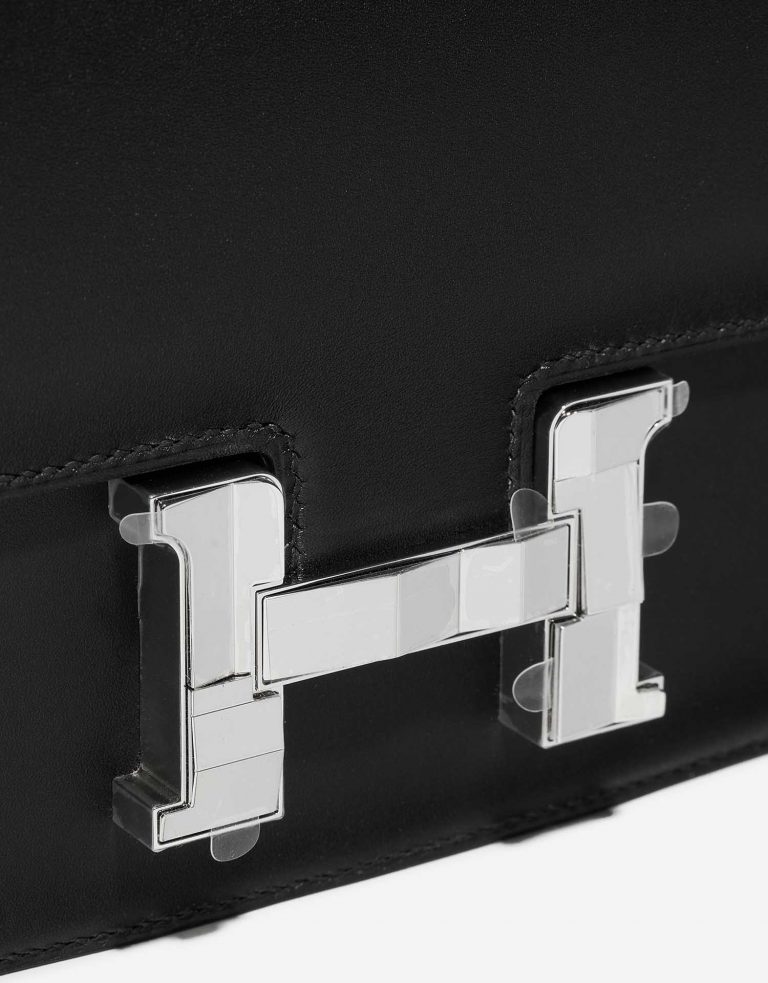 Hermès Constance 18 Black Closing System  | Sell your designer bag on Saclab.com