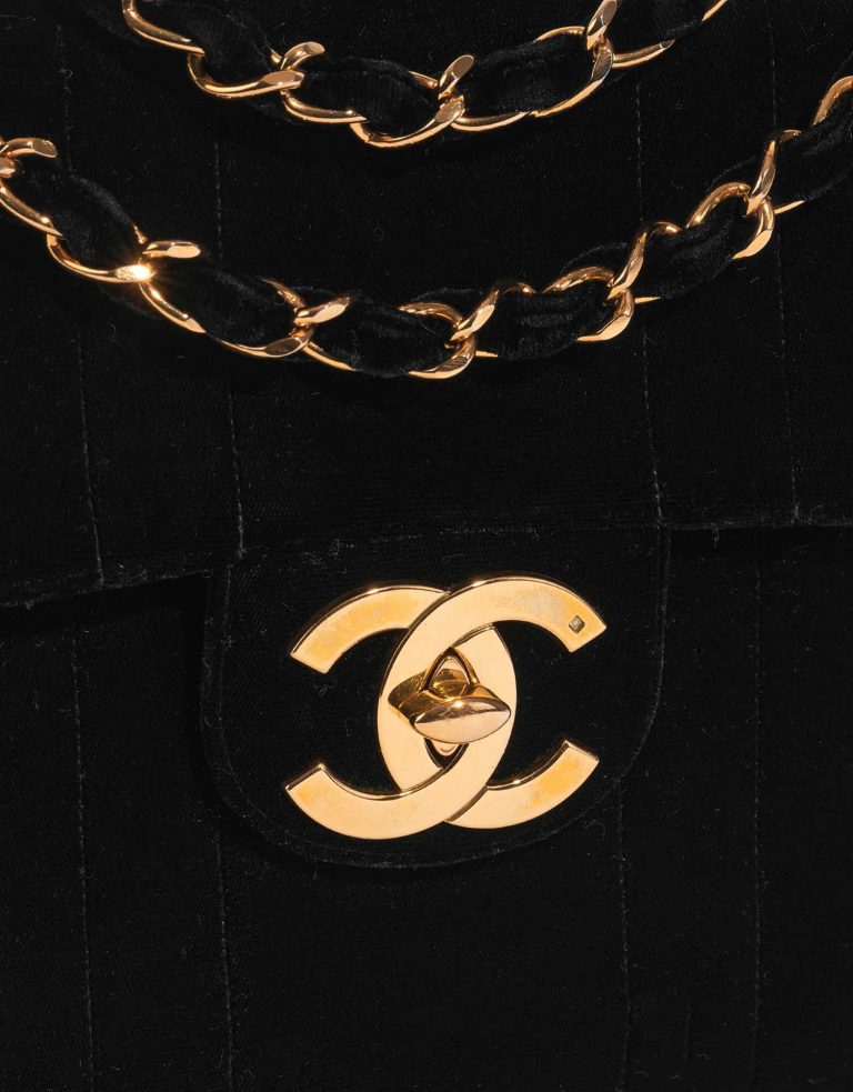 Chanel Timeless Jumbo Black Closing System  | Sell your designer bag on Saclab.com