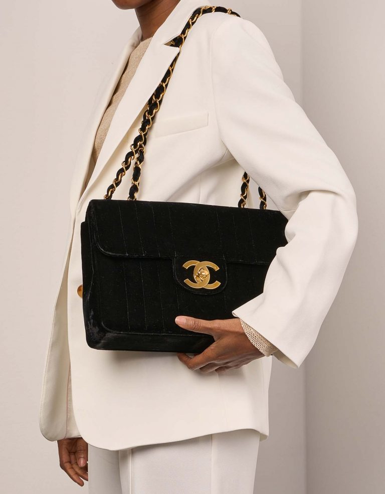 Chanel Timeless Jumbo Black Front  | Sell your designer bag on Saclab.com