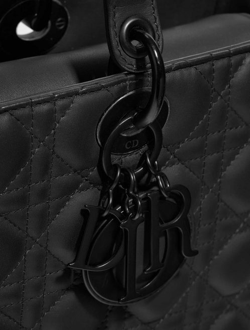 Dior Lady Large Black Closing System  | Sell your designer bag on Saclab.com