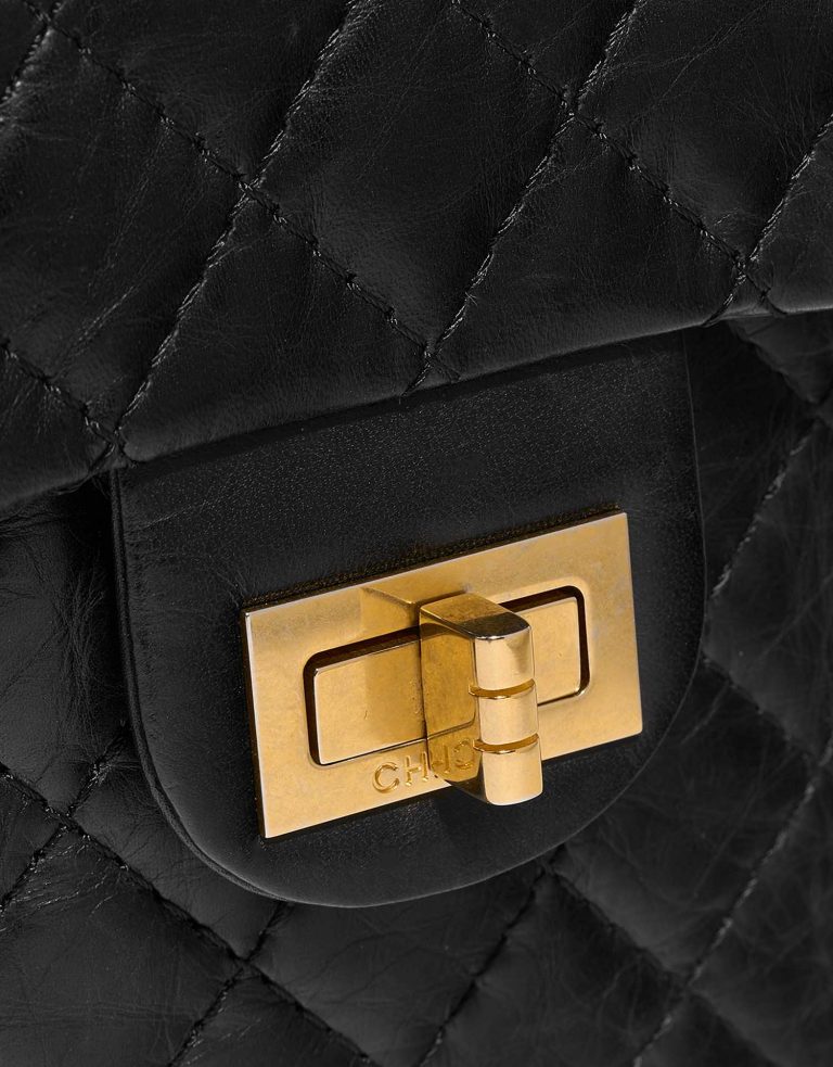 Chanel 255 Reissue Mini Black Closing System  | Sell your designer bag on Saclab.com