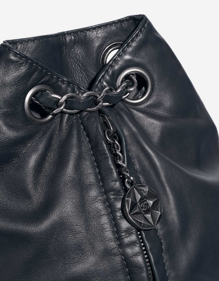 Chanel Backpack DarkBlue-Grey Closing System  | Sell your designer bag on Saclab.com