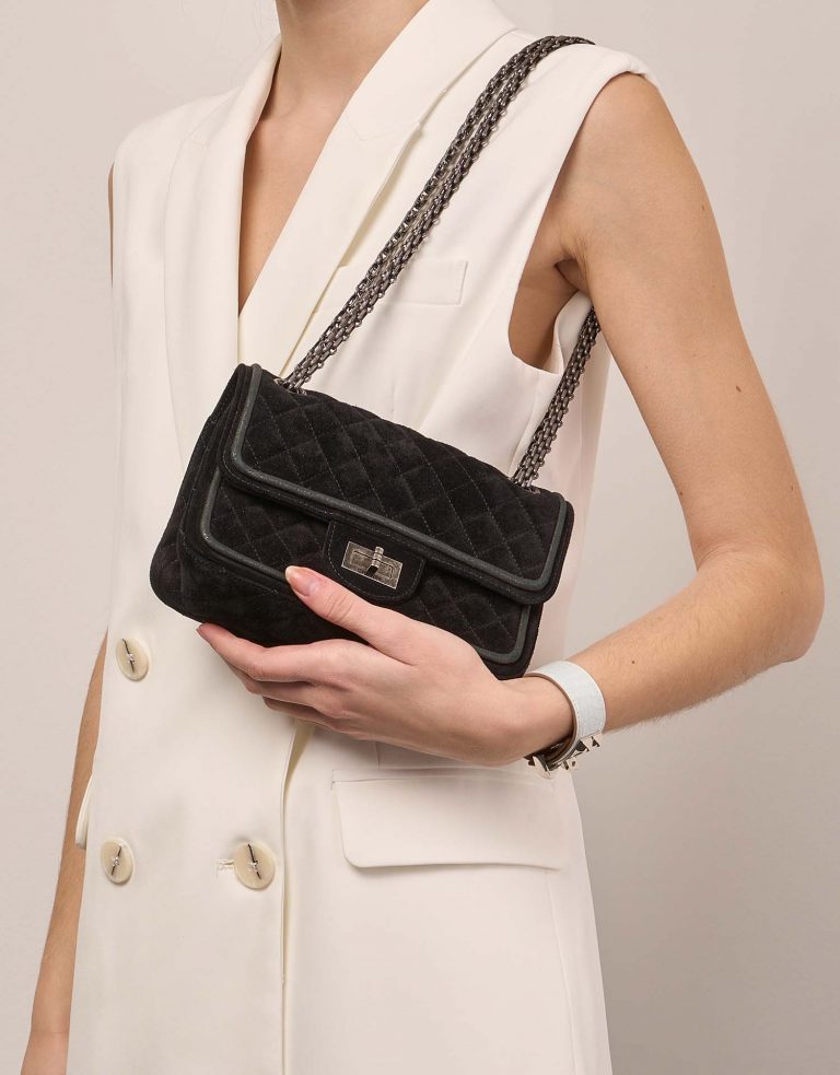 Pre-owned Chanel bag 2.55 Reissue Velvet Black Black Front | Sell your designer bag on Saclab.com