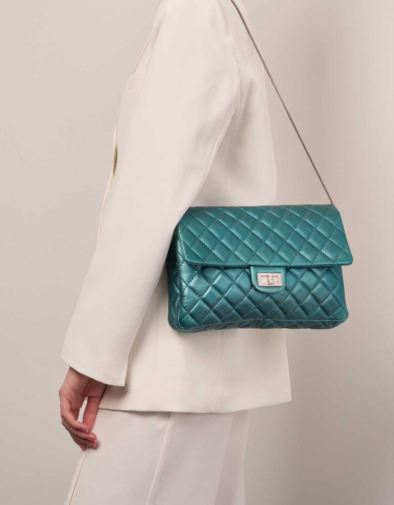 Pre-owned Chanel bag 2.55 Reissue 226 Lamb Metallic Blue Blue Front | Sell your designer bag on Saclab.com