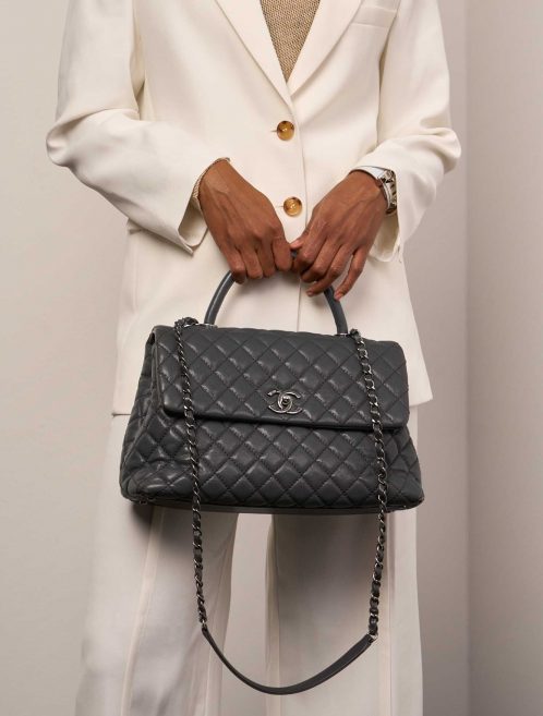 Chanel TimelessHandle Large Grey Sizes Worn| Sell your designer bag on Saclab.com