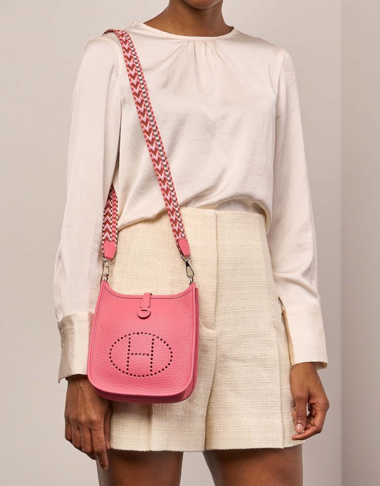 Hermès Evelyne 16 RoseAzalee Sizes Worn | Sell your designer bag on Saclab.com