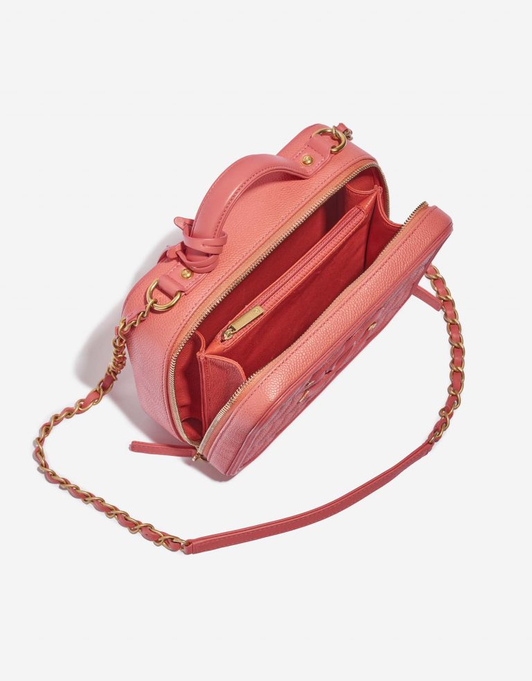Chanel Vanity Medium Pink Inside  | Sell your designer bag on Saclab.com