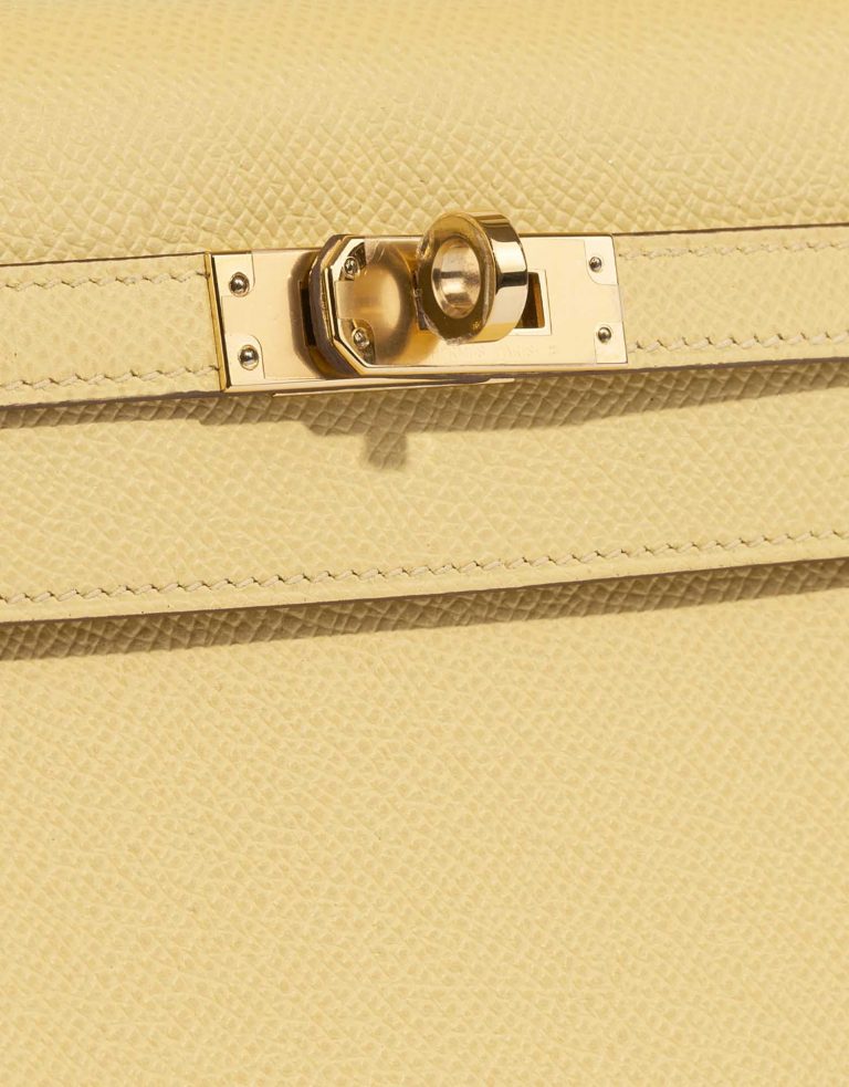 Hermès Kelly 25 JaunePoussin Closing System  | Sell your designer bag on Saclab.com