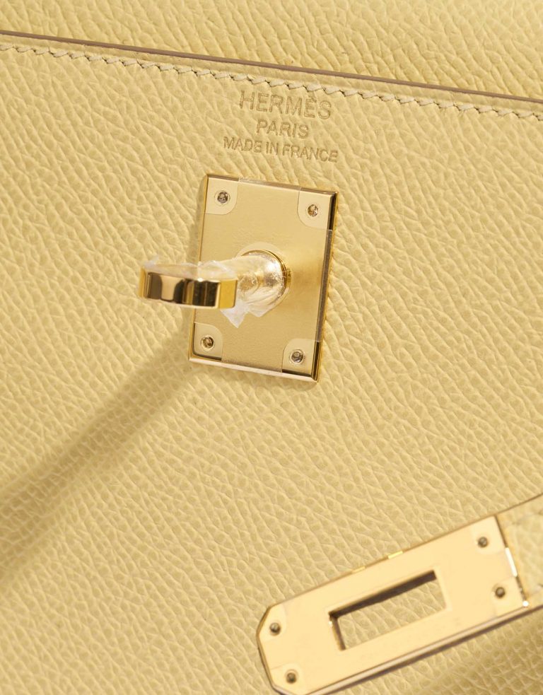 Hermès Kelly 25 JaunePoussin Logo  | Sell your designer bag on Saclab.com