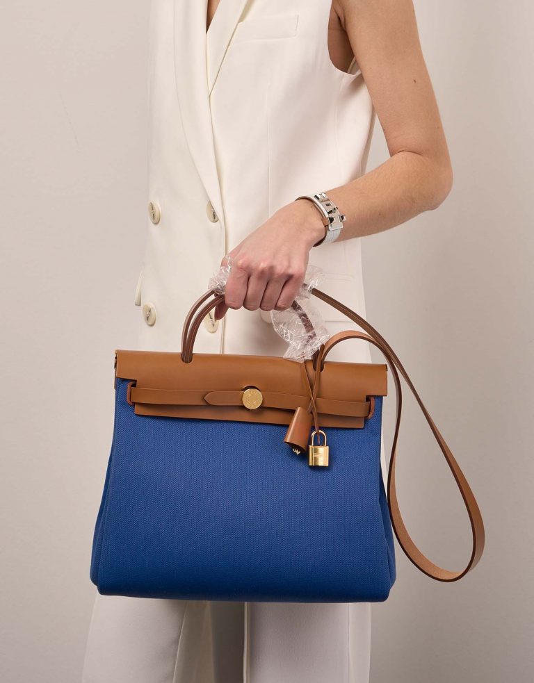 Hermès Herbag 31 BleuDeFrance-Fauve Sizes Worn | Sell your designer bag on Saclab.com