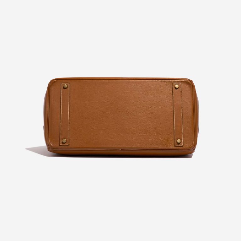 Hermès Birkin 40 gold Bottom  | Sell your designer bag on Saclab.com