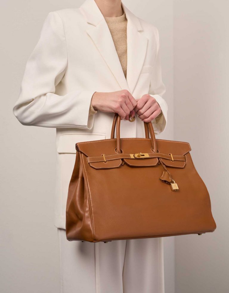 Hermès Birkin 40 gold Sizes Worn | Sell your designer bag on Saclab.com