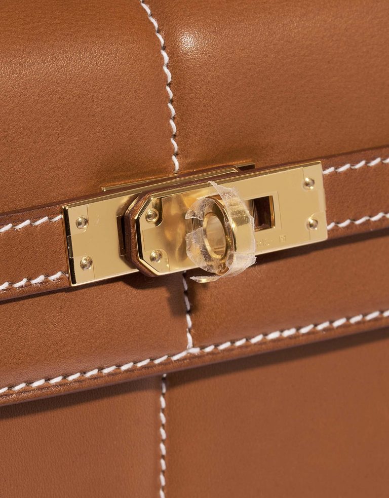 Hermès KellyPadded 25 Fauve Closing System  | Sell your designer bag on Saclab.com