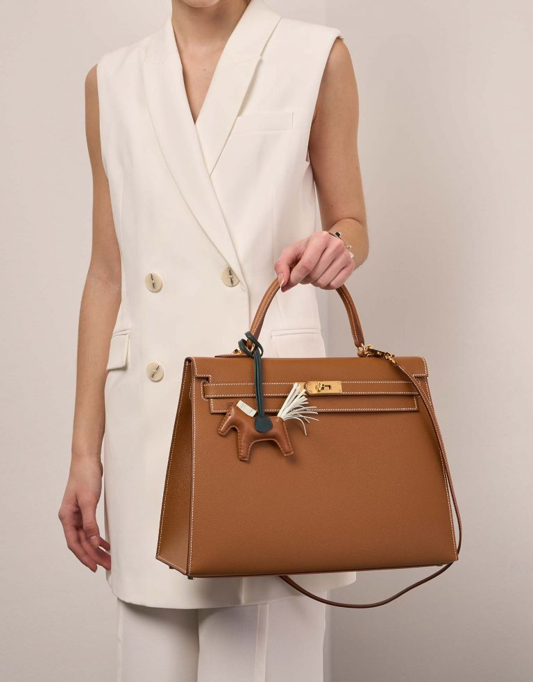 Hermès Kelly 35 Gold Sizes Worn | Sell your designer bag on Saclab.com