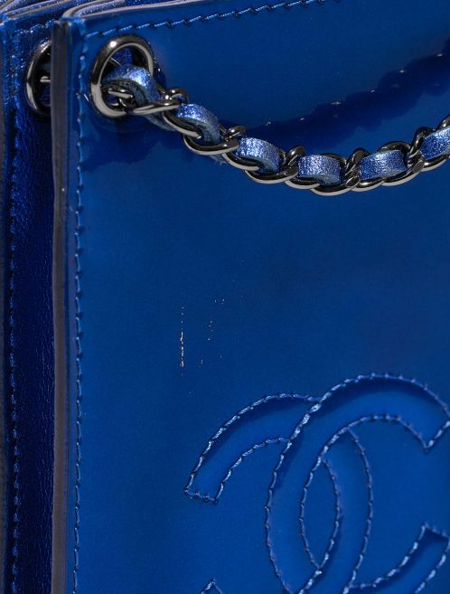 Chanel PhoneHolder MetallicBlue signs of wear | Sell your designer bag on Saclab.com